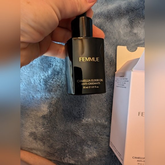 Femmue Camellia Elixir Oil Anti-Oxidants 1.01fl.oz. 30mL - Picture 2 of 7